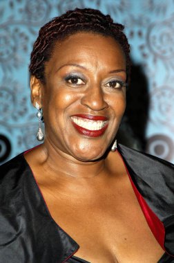 CCH pounder HBO Post-Emmy Party, Pacific Tasarım Merkezi de Plaza, Los Angeles, CA, Pazar, 18 Eylül 2005 için gelenler. Fotoğraf: Michael Germana/Everett Collection