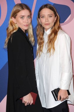 Ashley Olsen, Mary Kate Olsen 2017 Cfda Moda Ödülleri için gelenler, Manhattan Center Hammerstein Balo Salonu, New York, Ny Haziran 5, 2017. Fotoğraf: Kristin Callahan