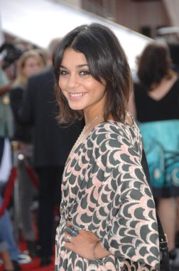 Vanessa Hudgens Cirque du Soleil's Iris Dünya Prömiyeri için gelenler, Kodak Tiyatrosu, Los Angeles, Ca Eylül 25, 2011. Fotoğraf: Michael Germana / Everett Koleksiyonu
