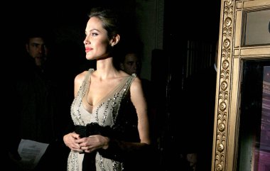 Angelina Jolie Dünya Çapında Yetimler Vakfı Benefit, Capitale Venetian Ballroom, New York, Ny, Ekim 24, 2005 için gelenler. Fotoğraf: Gregorio Binuya /Everett Collection