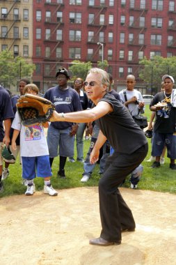 Billy Bob Thornton kötü haber Bears batting uygulama için yer, Manhattan Harlem rbi beyzbol sahası, New York, NY, Temmuz 19, 2005. Fotoğraf: Gregorio Binuya/Everett Collection