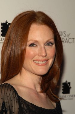 Aktris Julianne Moore Loews Astor Plaza Nisan'da New Line Cinema's Laws Of Attraction dünya prömiyeri gösterimine katıldı 22, 2004 New York'ta.