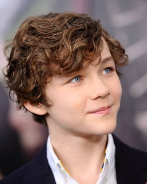 Levi Miller Pan Premiere için gelenler, Ziegfeld Tiyatrosu, New York, Ny Ekim 4, 2015. Fotoğraf: Eli Winston /Everett Collection