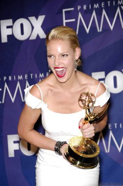 Katherine Heigl (Zac Posen elbise giyiyor) Basın Odası için basın odasında Bir Drama Serisi En İyi Yardımcı Kadın Oyuncu kazanan - 59 Yıllık Primetime Emmy Ödülleri, Tapınak Oditoryum, Los Angeles, Ca, Eylül 16, 2007. Fotoğraf: Michae