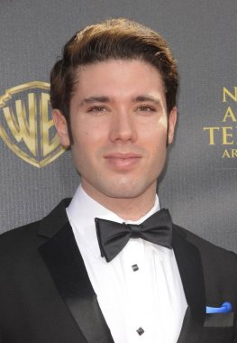 Kristos Andrews 42nd yıllık gündüz Emmy Ödülleri 2015-Part 2, Warner Bros stüdyoları, Burbank, CA Nisan 26, 2015 için gelenler. Fotoğraf: Elizabeth Goodenough/Everett Collection