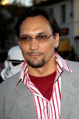Jimmy Smits Star Wars için gelenler: Episode Iii Revenge Sith L.A. Premiere, Mann Village Tiyatrosu, Los Angeles, Ca, Mayıs 12, 2005. Fotoğraf: Michael Germana / Everett Koleksiyonu