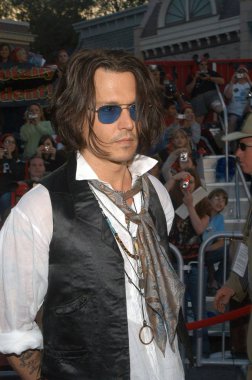 Johnny Depp Disney's Pirates Of The Caribbean için gelenler: Dünyanın Sonu Prömiyeri, Disneyland, Anaheim, Ca, Mayıs 19, 2007 at. Fotoğraf: Tony Gonzalez / Everett Koleksiyonu