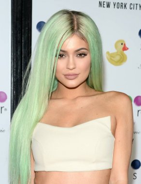 Kylie Jenner, Sugar Factory American Brasserie, Sugar Factory American Brasserie, New York, Ny September 16, 2015 için mağaza içi görünümde. Fotoğraf: Eli Winston /Everett Collection
