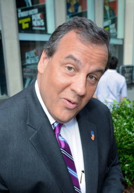 NJ Vali Chris Christie dışarı ve hakkında Celebrity candids için-Mon, Manhattan 'da Fox Studios dışında, New York, NY Temmuz 13, 2015. Fotoğraf: Derek Storm/Everett Collection