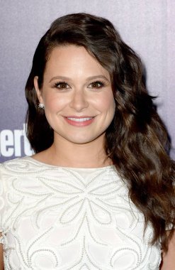 Katie Lowes eğlence haftalık ve Insanlar Upfronts parti, High Line otel, New York, NY Mayıs 11, 2015 için gelenler. Fotoğraf: Kristin Callahan/Everett Collection