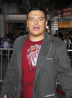Carlos Mencia Heartbreak Kid Prömiyeri için gelenler, Mann's Village Tiyatrosu, Los Angeles, Ca, Eylül 27, 2007. Fotoğraf: Michael Germana / Everett Koleksiyonu