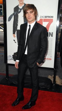Zac Efron at arrivals for 17 AGAIN Premiere, Grauman's Chinese Theatre, Los Angeles, CA April 14, 2009. Photo By: Dee Cercone/Everett Collection