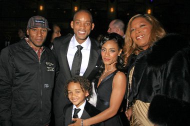Mos Def, Will Smith, Jaden Smith, Jada Pinkett Smith, Queen Latifah Will Smith, Waldorf-Astoria Hotel, New York, Ny, Aralık 03, 2006 için Hareketli Görüntü Selam Müzesi için gelenler. Fotoğraf: Rob Rich / Everett Koleksiyonu