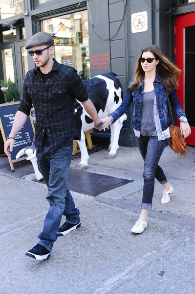 Justin Timberlake Jessica Biel Dejan Restaurante Tribeca Por Celebrity Candids —  Fotos de Stock