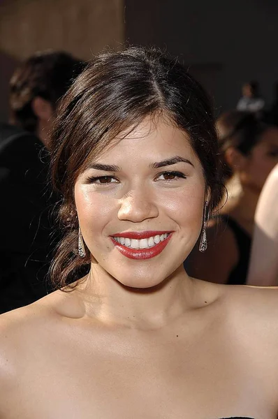 America Ferrera Las Llegadas Para Los Premios Alma 2008 Auditorio — Foto de Stock