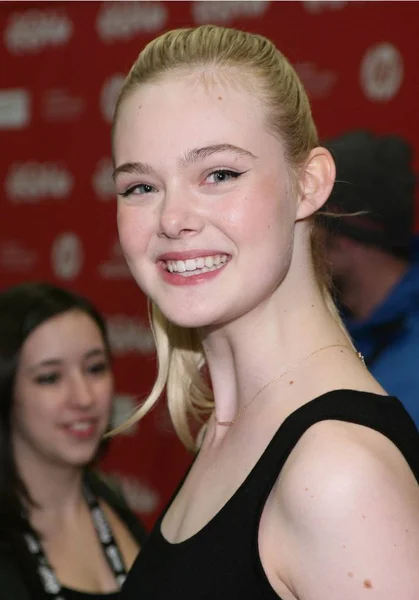 Elle Fanning Příjezdy Pro Mladé Premiéry Sundance Film Festival 2014 — Stock fotografie