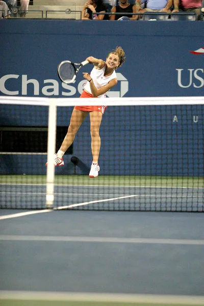 塞西尔 卡拉坦切夫参加美国网球公开赛 阿瑟阿什体育场 法拉盛 2005年9月1日 照片由 埃弗雷特收藏 — 图库照片