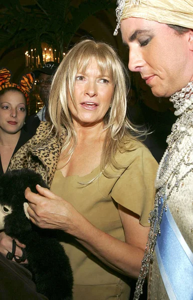 Martha Stewart, New York Restorasyon Projesi için Bette Midler Hulaween Gala için gelenlerde Konuk, Waldorf-Astoria Hotel, New York, Ny, Ekim 31, 2005. Fotoğraf: Gregorio Binuya /Everett Collection