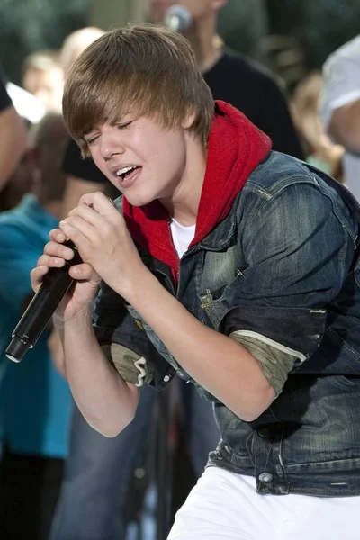 Justin Bieber Het Podium Voor Nbc Today Show Concert Met — Stockfoto