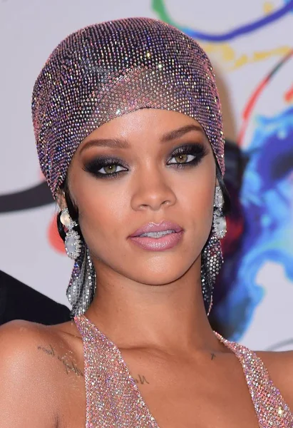 Rihanna Chegadas Para 2014 Cfda Fashion Awards Alice Tully Hall — Fotografia de Stock