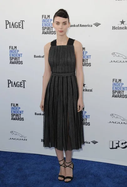 Rooney Mara Při Příjezdu 2016 Film Independent Spirit Awards Příjezdy — Stock fotografie