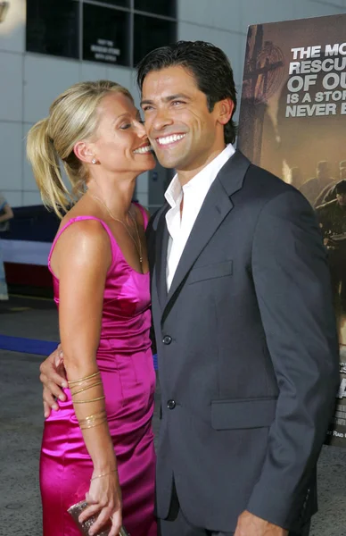 Kelly Ripa Mark Consuelos Arrivals Great Raid New York Premiere — Stock Photo, Image