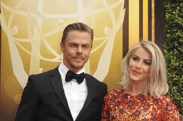 Julianne Hougová Derek Hough Při Příjezdu 2015 Předčasové Tvůrčí Umění — Stock fotografie