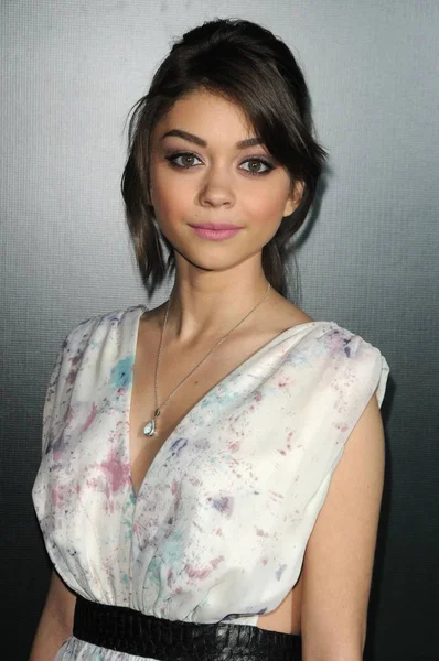 Sarah Hyland Vistiendo Vestido Wtb Las Llegadas Para 13º Premio — Foto de Stock