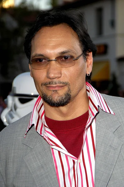 Jimmy Smits Vid Ankomst För Star Wars Episode Iii Revenge — Stockfoto