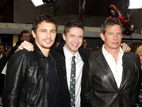 James Franco Topher Grace Thomas Haden Kyrkan Talk Show Utseende — Stockfoto