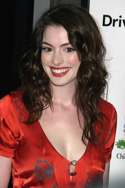 Anne Hathaway at arrivals for Cinderella Man Premiere, Loews Lincoln Square Theater, New York, NY, June 1, 2005. Photo by: Rob Rich/Everett Collection