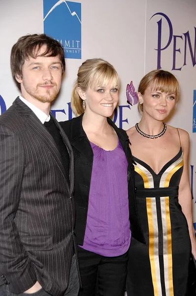 James Mcavoy Reese Witherspoon Christina Ricci Arrivals Penelope Premiere Dga — Foto de Stock