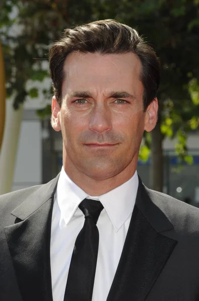 Jon Hamm Při Příjezdu 2009 Tvůrčí Umění Emmy Awards Příjezdy — Stock fotografie