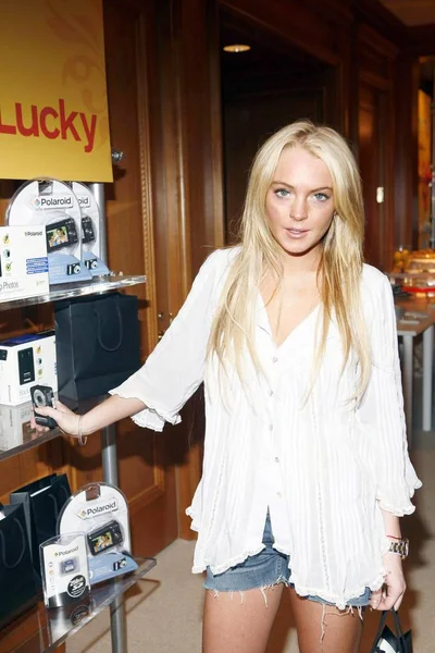 Lindsay Lohan  inside for LUCKY Club Gift Lounge for the 2007-2008 TV Network Upfronts Previews, The Ritz Carlton Hotel, New York, NY, May 14, 2007. Photo by: B. Medina/Everett Collection