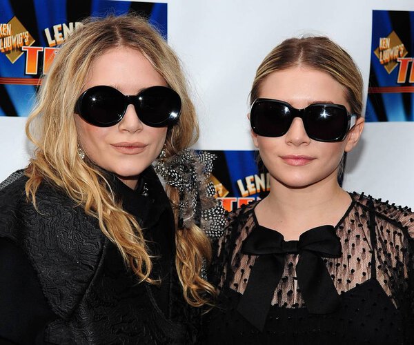 Mary Kate Olsen, Ashley Olsen at arrivals for LEND ME A TENOR Opening Night on Broadway, The Music Box Theatre, New York, NY April 4, 2010. Photo By: Gregorio T. Binuya/Everett Collection