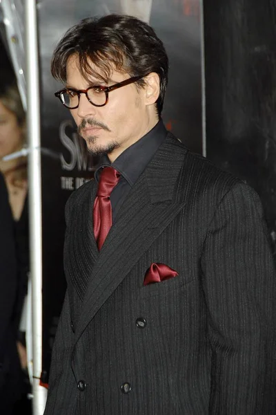 Johnny Depp Érkezések New York Premiere Sweeney Todd Ziegfeld Theatre — Stock Fotó