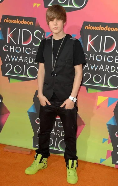 Justin Bieber Nickelodeon Yıllık Çocuk Seçimi Ödülleri Için Gelenler Gelenler Telifsiz Stok Imajlar