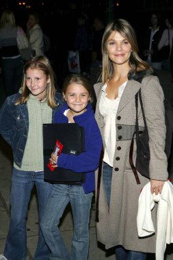 Kathryn Erbe, Daughter Maeve, Konuk Dreamer babalar ve kızları taraması için gelen, Chelsea West Theatre, New York, NY, Ekim 17, 2005. Fotoğraf: Gregorio Binuya/Everett Collection