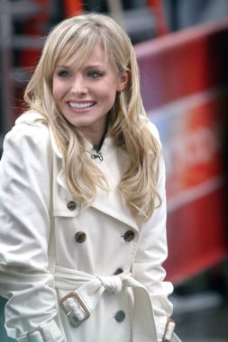 Kristen Bell Faith Hill ile Nbc Today Show Konseriçin sahnede, Rockefeller Center, New York, Ny, Kasım 19, 2007. Fotoğraf: Jay Brady / Everett Koleksiyonu