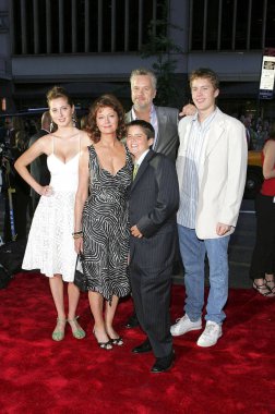 Susan Sarandon, Tim Robbins ABD prömiyeri Savaş Worlds, Ziegfeld Tiyatrosu, New York, NY, Haziran 23, 2005 için gelenler. Fotoğraf: Gregorio Binuya/Everett Collection