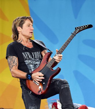 Keith Urban on stage for Good Morning America (GMA) Summer Concert Series with Keith Urban, Rumsey Playfield in Central Park, New York, NY August 12, 2016. Photo By: Lee/Everett Collection