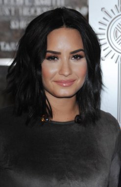 Demi Lovato Şirinler gelen yıldızlar için bir kamu görünümü: kayıp köy kutlamak Uluslararası mutluluk günü Birleşmiş Milletler, Empire State Building, New York, NY Mart 20, 2017 sürdürülebilir kalkınma hedefleri desteklemek için. Fotoğraf: Kristin 