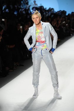 Ellen Degeneres Richie Rich İlkbahar / Yaz için katılım 2011 Moda Koleksiyonu, Lincoln Center, New York, Ny Eylül 9, 2010. Fotoğraf: Rob Rich / Everett Koleksiyonu