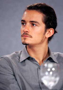 Orlando Bloom at the press conference for ELIZABETHTOWN Premiere at Toronto Film Festival, Sutton Place Hotel, Toronto, ON, September 11, 2005. Photo by: Malcolm Taylor/Everett Collection clipart