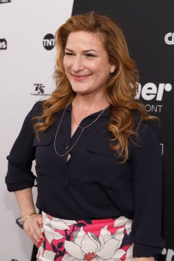 Ana Gasteyer gelen gelen Turner upfront 2016 kırmızı halı gelenler, Nick & Stef ' 's Steakhouse, New York, NY Mayıs 18, 2016. Fotoğraf: Jason Smith/Everett Collection