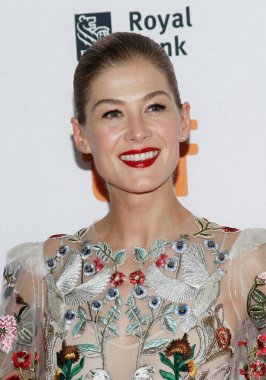 Rosamund Pike, Toronto Uluslararası Film Festivali 2017'de Hostiles Premiere'e, 11 Eylül 2017'de Toronto Prensestiyatrosu'nda Vize Gösterim Odası'na geliyor. Fotoğraf: Ja / Everett Koleksiyonu