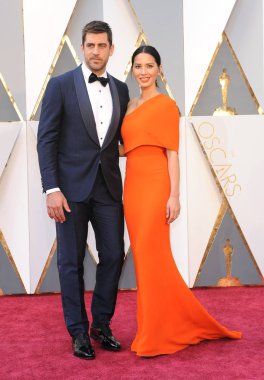 Aaron Rodgers, Olivia Munn için gelen gelen 88Th Akademi Ödülleri Oscars 2016-gelenler 1, The Dolby Theatre Hollywood ve Highland Center, Los Angeles, CA Şubat 28, 2016. Fotoğraf: Elizabeth Goodenough/Everett Collection