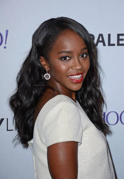 Aja Naomi King 在帕莱利尼到达 一个晚上与演员如何摆脱谋杀 帕利媒体中心 2015年11月12日 照片由 德里克风暴 埃弗雷特收藏 — 图库照片