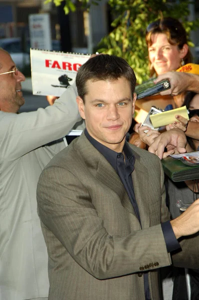 Matt Damon Při Příjezdu Brothers Grimm Premiere Divadelní Divadlo Dga — Stock fotografie