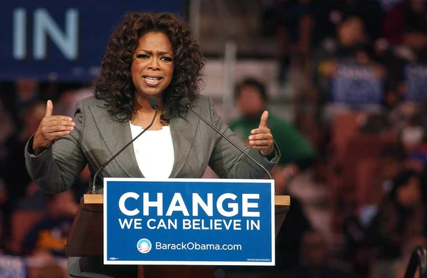 Oprah Winfrey Asistió Mitin Campaña Barack Obama Para Las Primarias —  Fotos de Stock